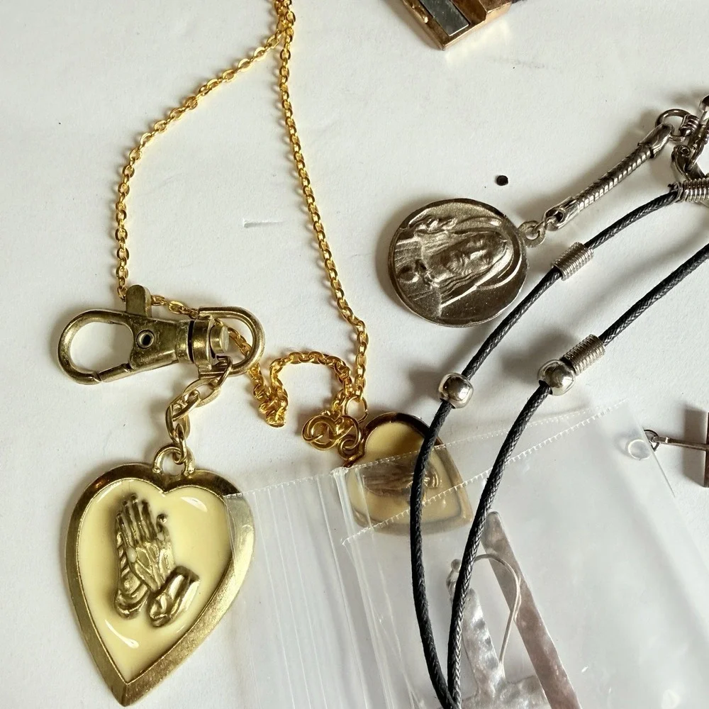 12pc Inspirational Jewelry Lot Crosses, Praying Hands Footprints Bracelet - Picture 3 of 9